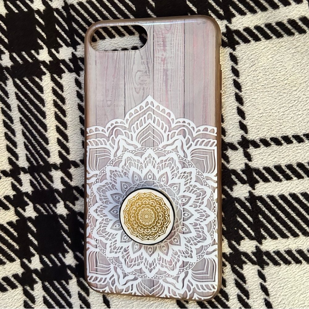 iphone 8+ case , pop socket added